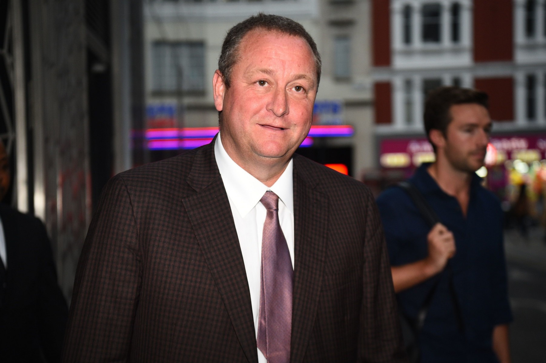 , Ex-Man Utd and Chelsea chief Peter Kenyon hopes to complete Newcastle takeover before January transfer window