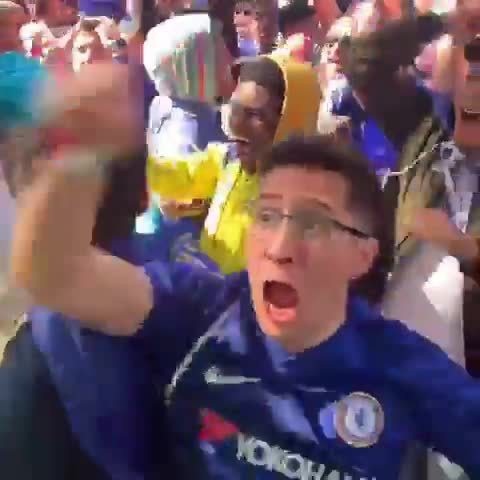 , Pulisics first Chelsea goal sends hundreds of fans in Texas beer garden berserk as they watch on the big screen
