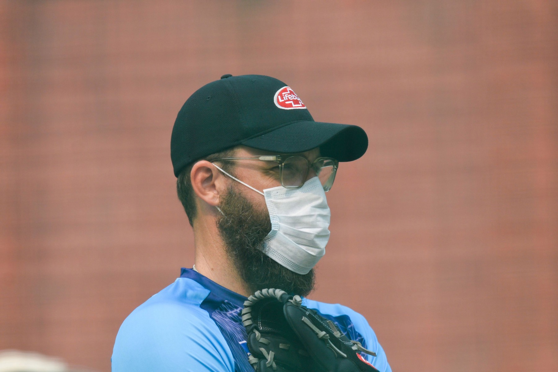 , Cricketers VOMIT on pitch and wear pollution masks in Delhi as killer smog ruins Indias clash vs Bangladesh