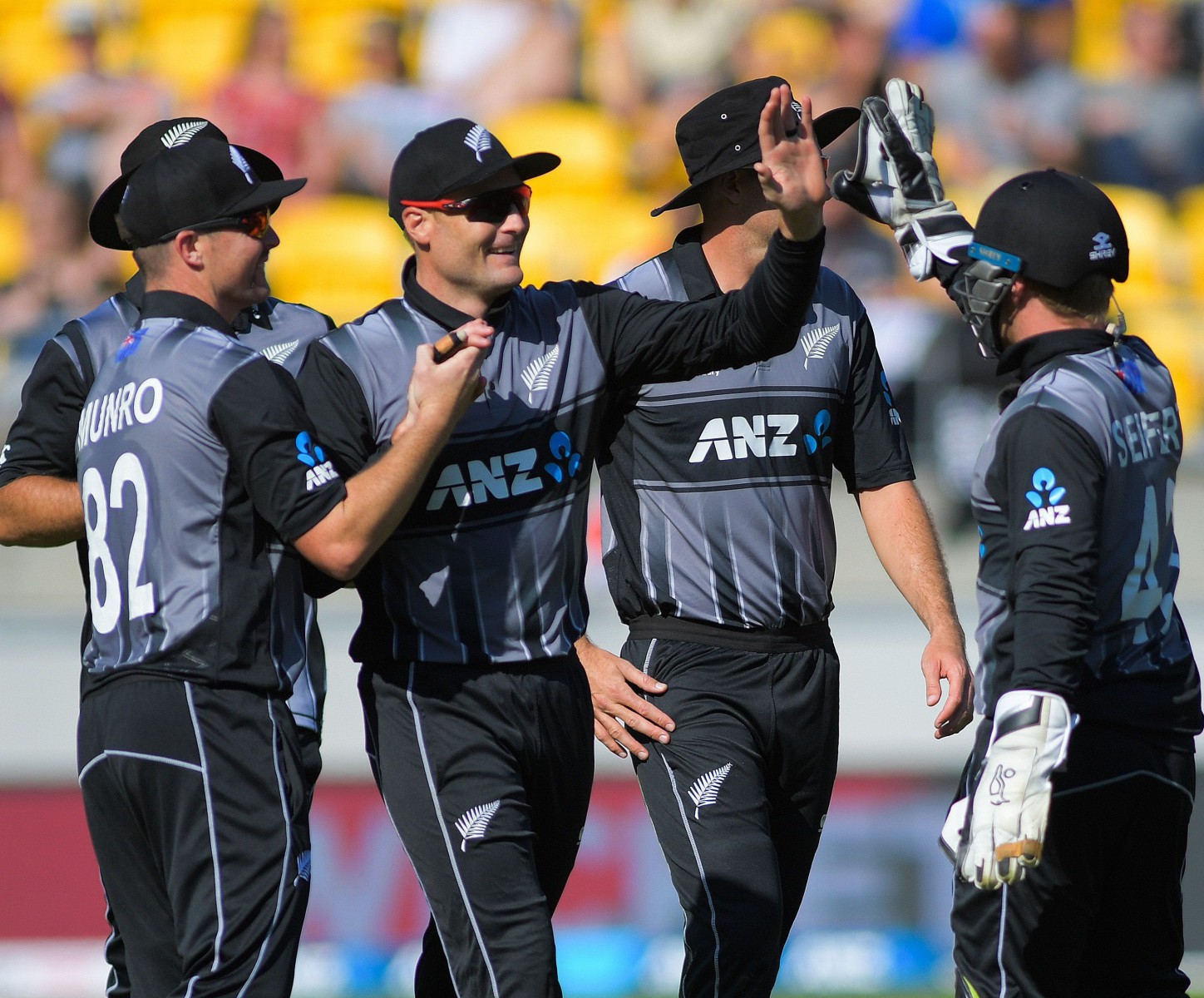 , Englands T20 side fail to rise to occasion at Cake Tin as they drop five catches and batsmen flop in New Zealand