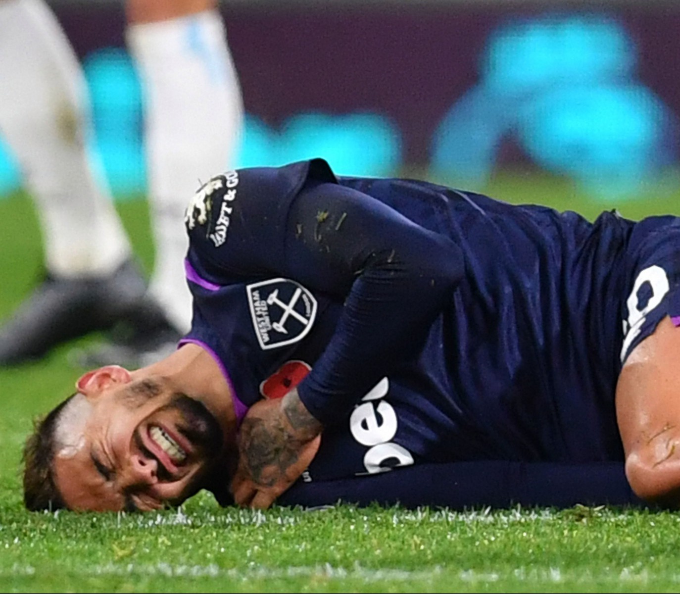 , West Ham star Lanzini to have surgery on fractured collarbone and set to miss rest of the year with injury