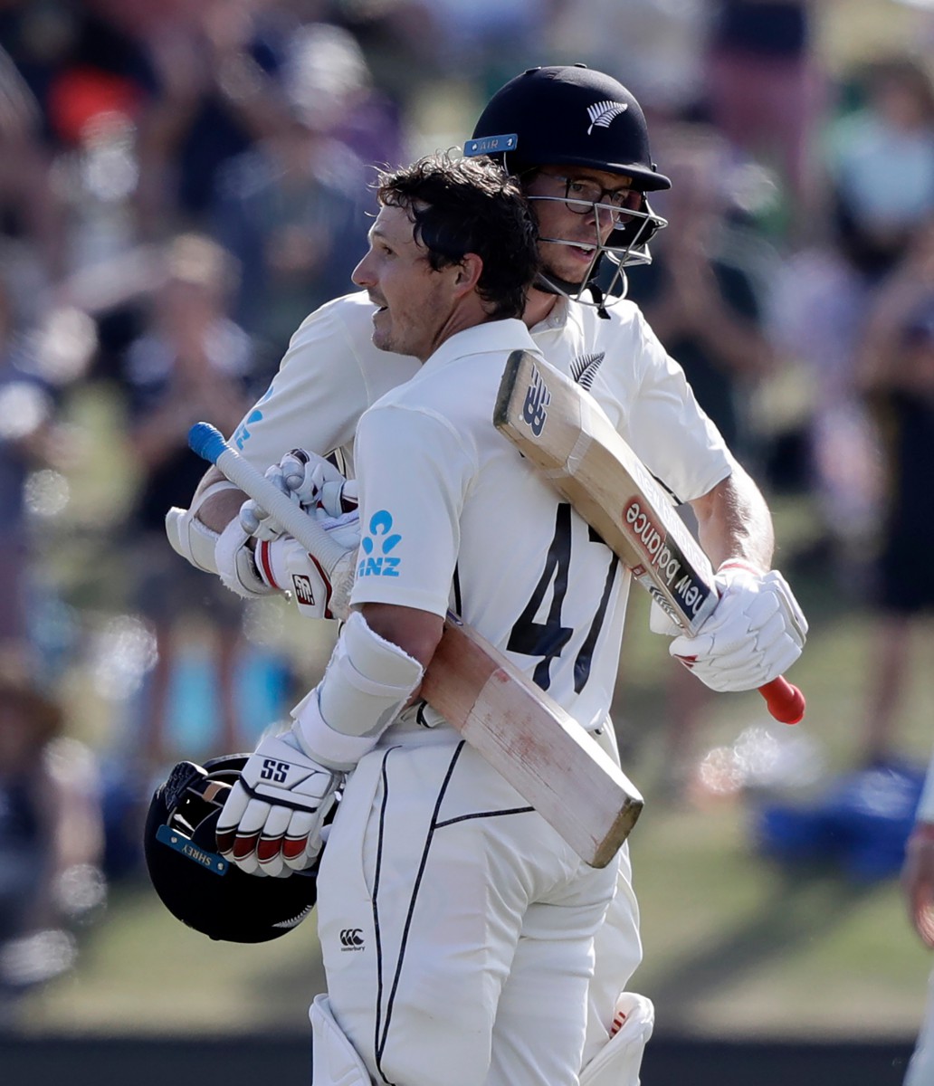 , England frustrated as New Zealand lead by 41 runs with battling BJ Watlings unbeaten ton adding to misery