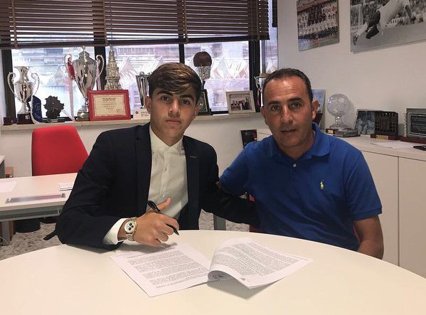 Last year, Zarzana signed his first pro contract with Sevilla
