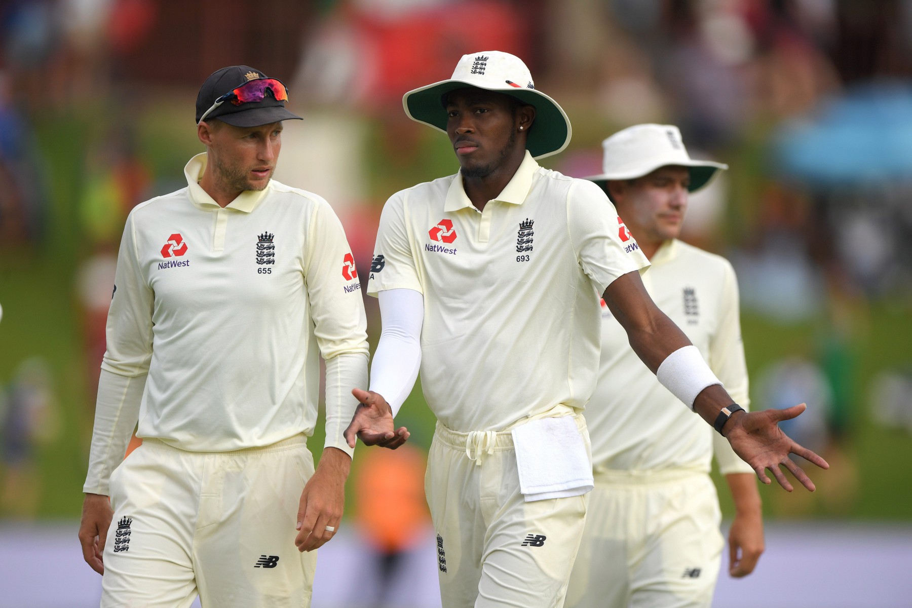 , Toothless England collapse against South Africa and need miracle to avoid defeat in First Test as they trail by 175 runs