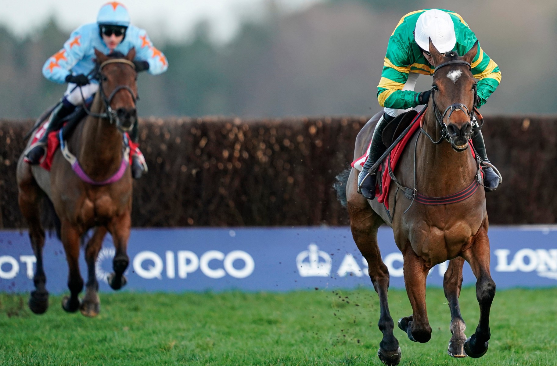 , Defi Du Seuil all class as he downs Un De Sceaux in Ascots Clarence House and goes clear Champion Chase favourite