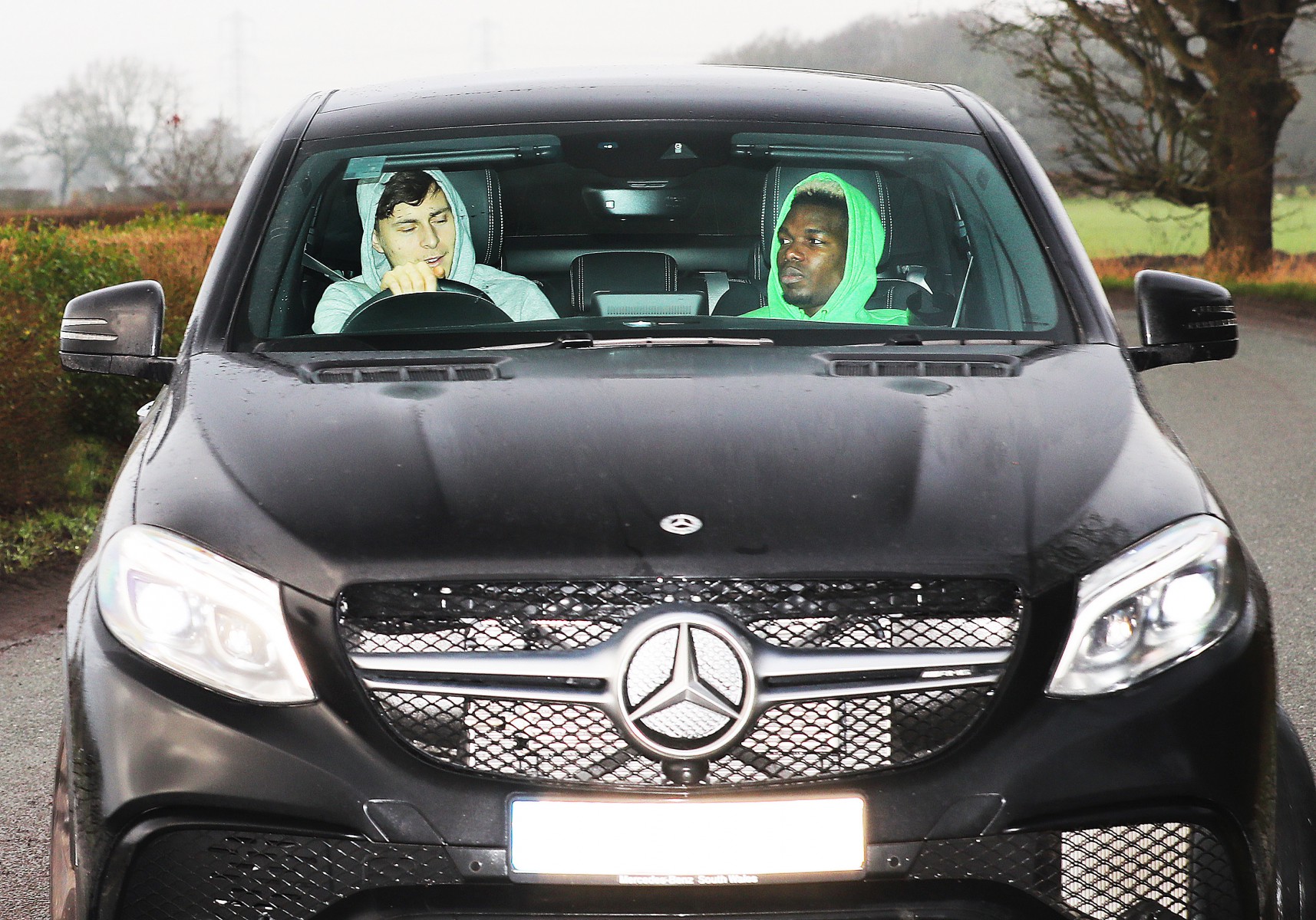 , Paul Pogba driven into Man Utd training by Lindelof as midfielder eases his way to back to fitness following surgery