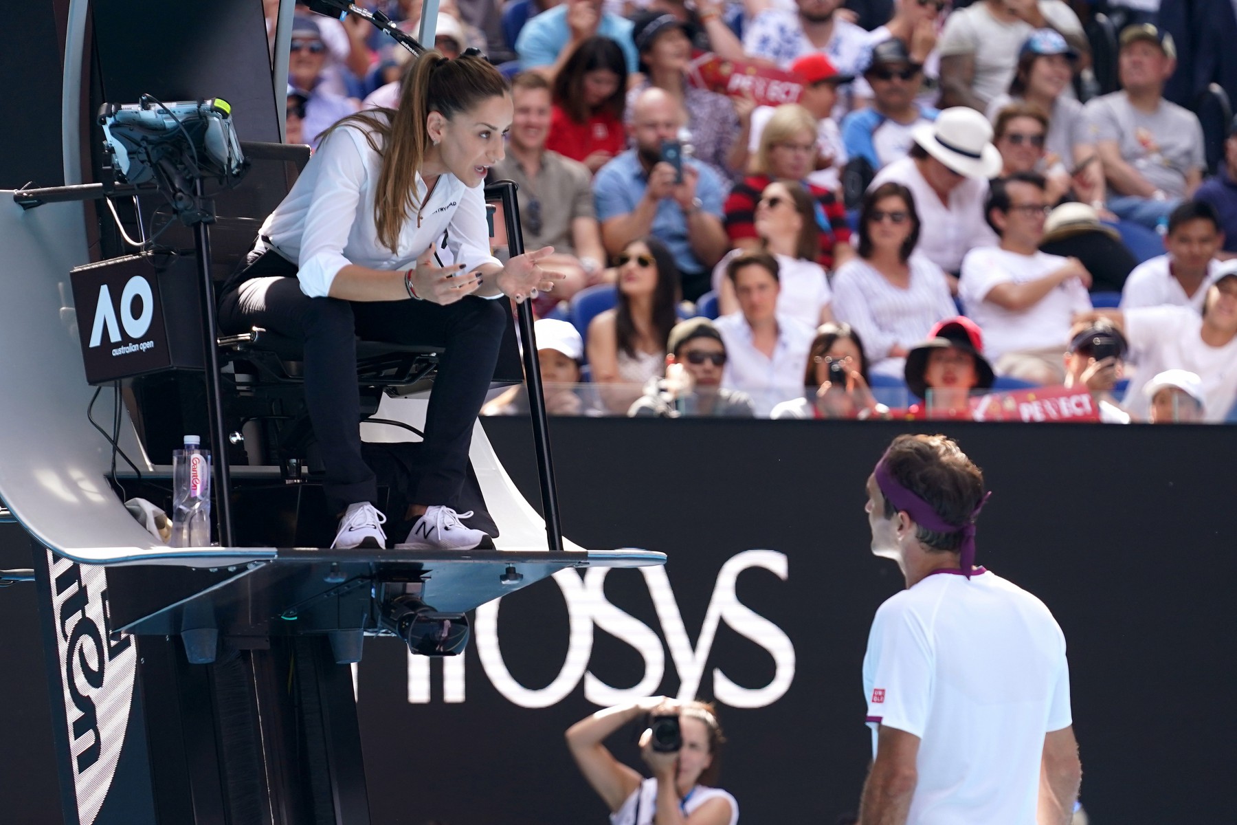 , Stunning tennis umpire Marijana Veljovic steals show in Federer match at Australian Open and even Bouchard is in love