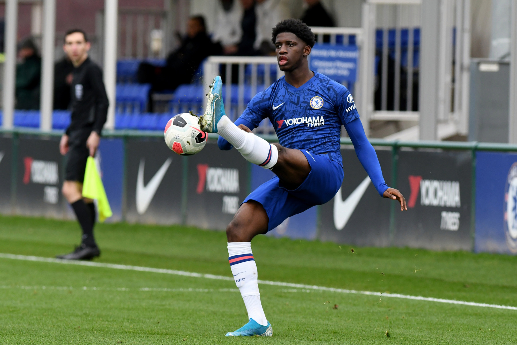 , Chelsea starlet Samuel Iling-Junior, 16, wanted by Bayern Munich, PSG and Ajax as contract talks stall