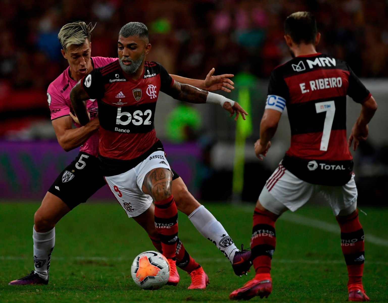 Despite his goalscoring record at Flamengo, Barbosa has struggled at a higher level