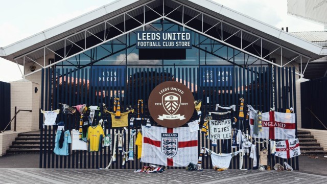 , Norman Hunter’s funeral: Leeds pay moving tribute to legend as his coffin is carried down Elland Road tunnel
