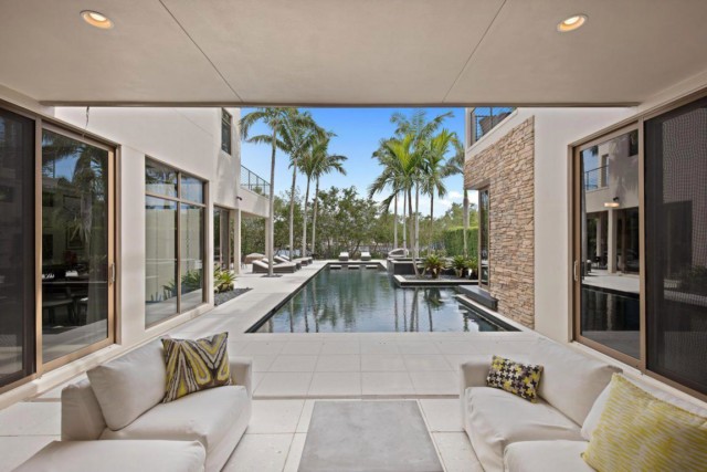 McIlroy's first home in Florida was a stunning mansion with tranquil swimming pool 