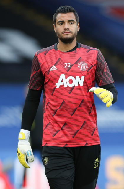 , Sergio Romero wants showdown talks with Man Utd over his future with Henderson returning to fight De Gea for No1 spot