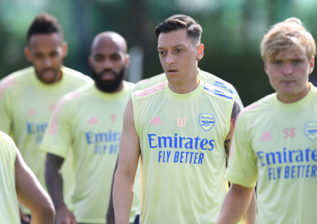 , Fenerbahce offer to pay Arsenal £52k-a-week of Ozil wages for loan transfer despite him earning SEVEN times that amount