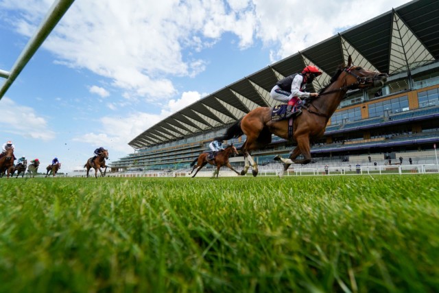 , Investec Oaks: Eight declared for Epsom Oaks – full runners and riders with racecard and odds