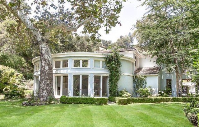 One of the many homes Williams lived in was this mansion in Bel Air