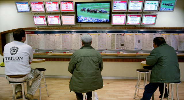 , Lucky horse racing punter wins incredible £150k from £1 bet… after picking only No10s