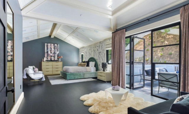 , Inside F1 legend Jenson Button’s stunning LA mansion he shares with model fiancee up for sale for £8m with home cinema