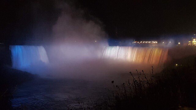 , Leeds fan transforms Niagara falls to white, yellow and blue in incredible tribute to Premier League promotion