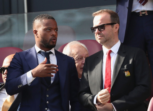 , Man Utd fans demand Ed Woodward get out of the club after Rio Ferdinand reveals brutal story of his exit