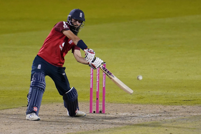 , Moeen Ali’s late blitz not enough for England as Eoin Morgan’s side lose rare T20 against Pakistan