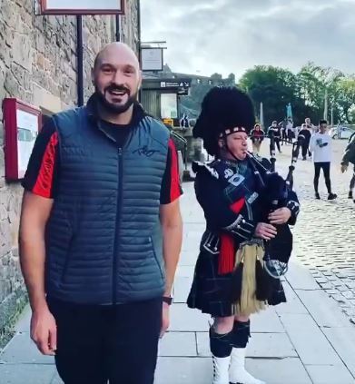 , Watch moment Tyson Fury enlists BAGPIPE PLAYER to help find WWE rival Drew McIntyre after ‘looking all over Edinburgh’