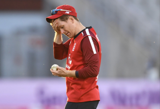 , Moeen Ali’s late blitz not enough for England as Eoin Morgan’s side lose rare T20 against Pakistan