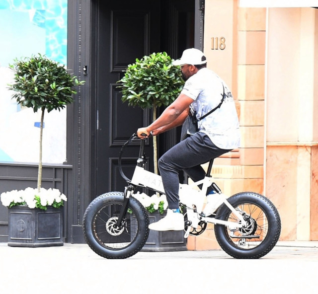 , Dereck Chisora spends day out riding electric bike around Mayfair as ‘War’ prepares for Oleksandr Usyk showdown