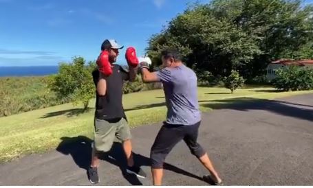 , Oscar De La Hoya shows off incredible punch speed and power aged 47 as boxing legend trains for sensational comeback
