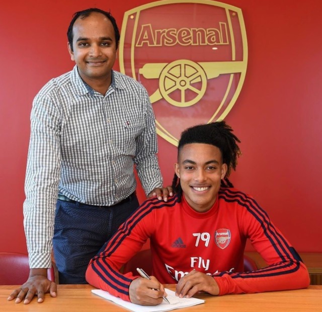 Back in September Azeez signed his first pro contract with the Gunners