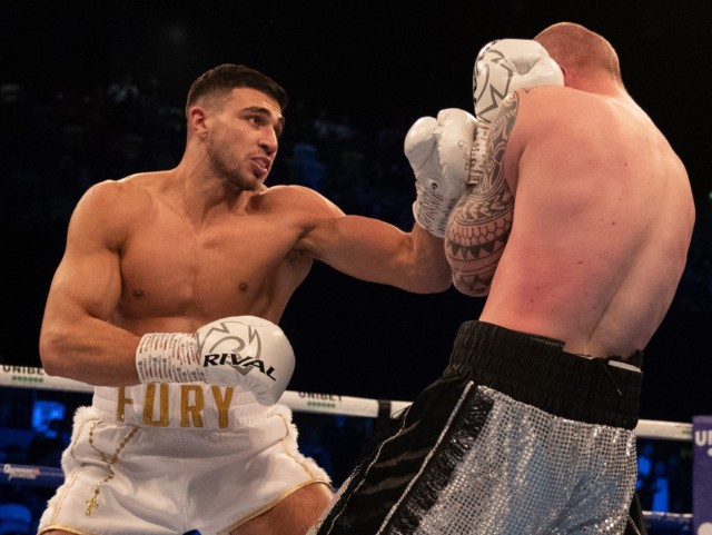, Tommy Fury fight live stream FREE: Start time, TV channel, record for Love Island star’s boxing return