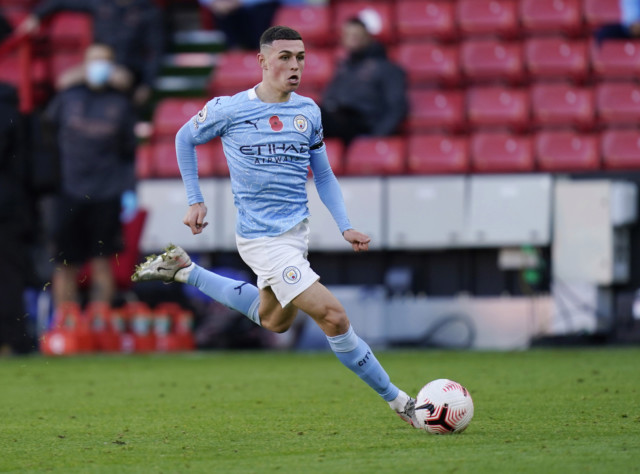 , Foden stuns pal Zinchenko by hitting crossbar from miles away before Sheffield United win