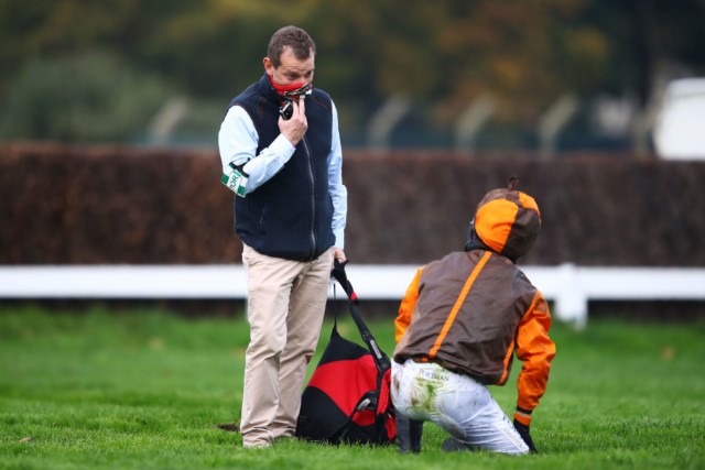, Horrifying moment amateur jockey and dentist Sam Waley-Cohen kicked in face after falling from horse