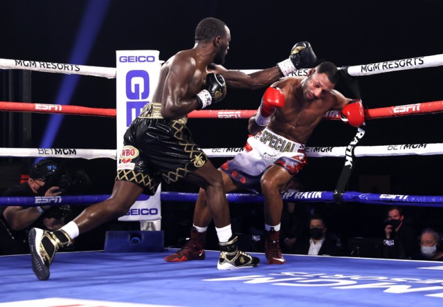 , Watch Terence Crawford KO Kell Brook in round four with vicious combination punching to retain welterweight title