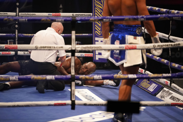 , Richard Lartey given oxygen in ring after being poleaxed by Fabio Wardley in brutal 2nd-round KO