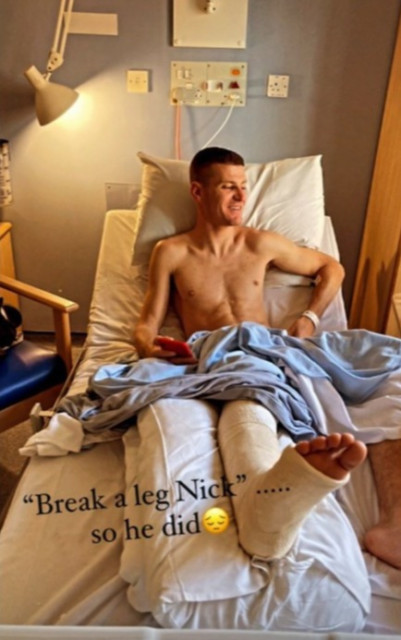 , Jockey Nick Scholfield rushed to hospital with broken leg after freak collision with loose horse at Fontwell