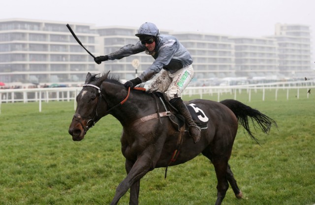 , Trainer Nicky Henderson sends warning klaxon ahead of Gold Cup runner-up Santini’s return at Aintree on Saturday