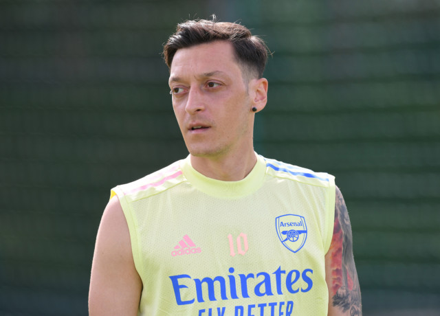 , Mesut Ozil hits back at Piers Morgan after presenter said Arsenal fans weren’t behind him and he’s massively overpaid