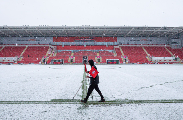 , Rotherham vs Cardiff postponed due to snow but visitors take advantage with snowball fight on pitch