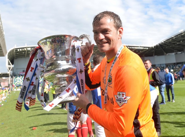 , Ex-Man Utd keeper Roy Carroll signs for his 13th club at the age of 43 as he joins Irish League side Dungannon
