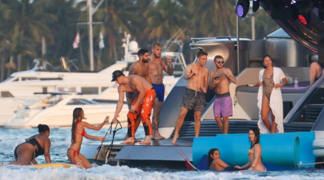 , Jake Paul parties on packed yacht in Miami without a face mask after withdrawing $50m offer to fight Conor McGregor