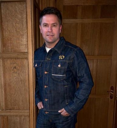 , Michael Owen mocked for posing in double denim by ex-Liverpool team-mate Jamie Carragher in ‘Alan Partridge-style shoot’