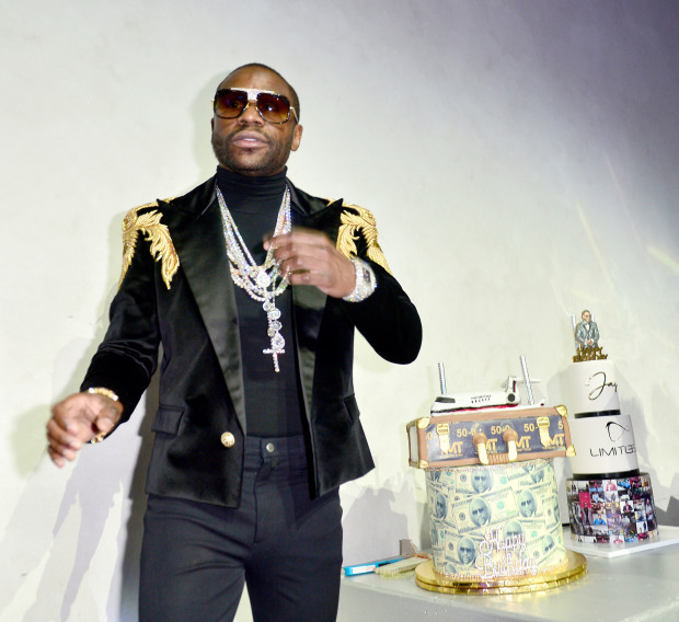 , Loved-up Floyd Mayweather introduces Brit stripper girlfriend Anna Monroe to pals at star-studded 44th birthday bash