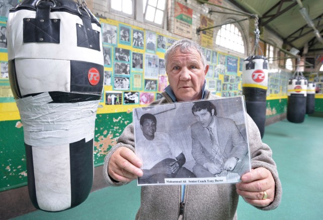 , Tony Burns dead: Iconic amateur boxing coach who was part of Team GB dies as Eddie Hearn and Frank Warren lead tributes