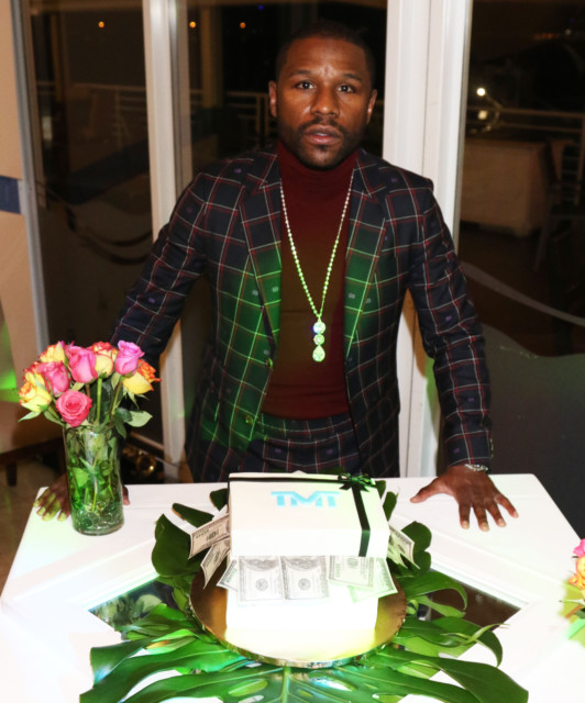 , Loved-up Floyd Mayweather introduces Brit stripper girlfriend Anna Monroe to pals at star-studded 44th birthday bash