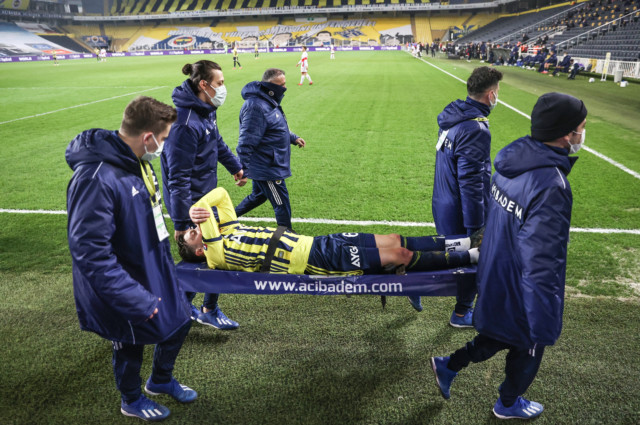 , Mesut Ozil heartbreak as ex-Arsenal star suffers ligament damage and ruled out of Fenerbahce’s ‘next few games’