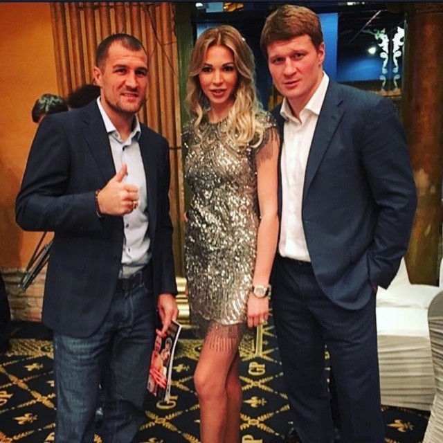 , Who is Alexander Povetkin’s wife Yevgenia, when did they get married, and how many children do they have?