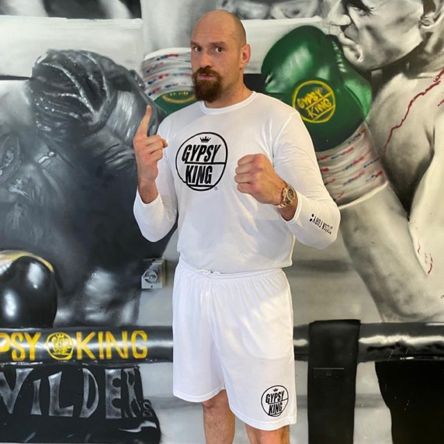 , Tyson Fury looks unrecognisable as he shows off amazing trim figure for Joshua fight… despite 12 pints a DAY claim