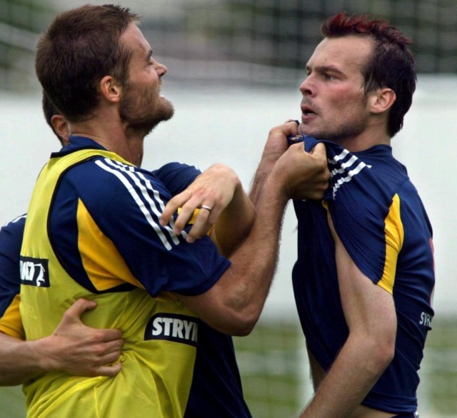 Olof Melberg and Freddie Ljungberg got in a set-two as Sweden prepared for the 2002 World Cup