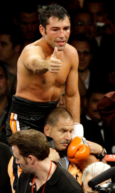 , Oscar De La Hoya, 48, in ‘serious talks’ to box MMA star Eddie Alvarez, 37, in sensational ring return