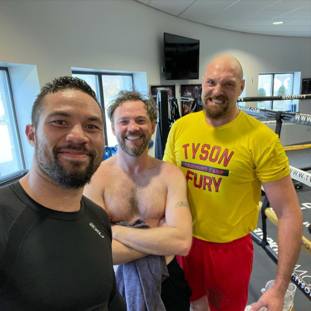 , Topless Tyson Fury shows off slimmer frame after training with Joseph Parker and brother Tommy for Anthony Joshua fight